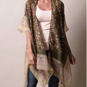 Angie Green Floral Lightweight Open Tassel Cape Cardigan Wrap One Size